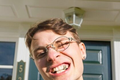 Diss Gacha biography