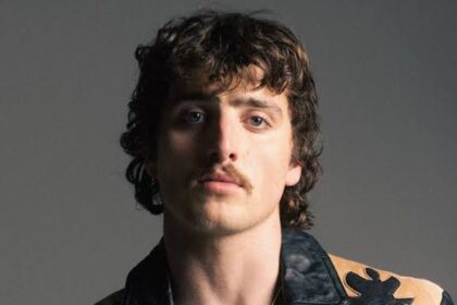 Benson Boone bio and picture