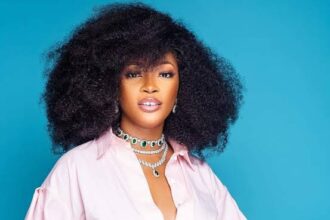 Kiekie stylish in new photo