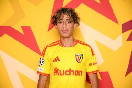 Mezian Mesloub in football jersey